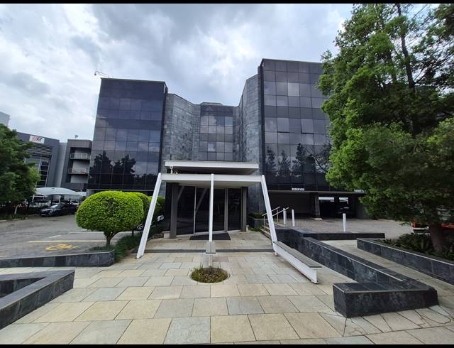 375M² OFFICE TO LET IN BEDFORDVIEW